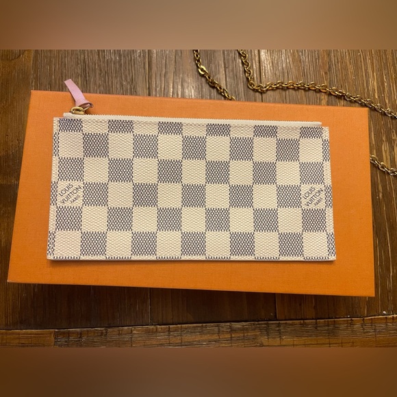 Félicie Pochette - Picture 4 of 11